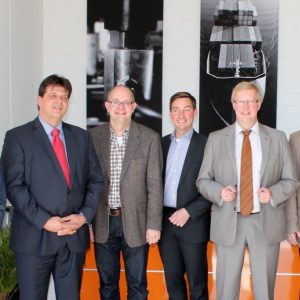 Hoher Besuch bei Exomission (v.l.n.r.): Stefan Fischer, Geschäftsführer Exomission; Uwe Israel, Geschäftsführer Exomission; André Stinka, Generalsekretär der SPD in NRW; Sebastian Hartmann, Mitglied des Deutschen Bundestages; Achim Tüttenberg, Mitglied d
